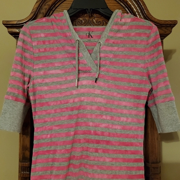 Calvin Klein Women's Short-sleeved Hooded T-shirt - Picture 3 of 5